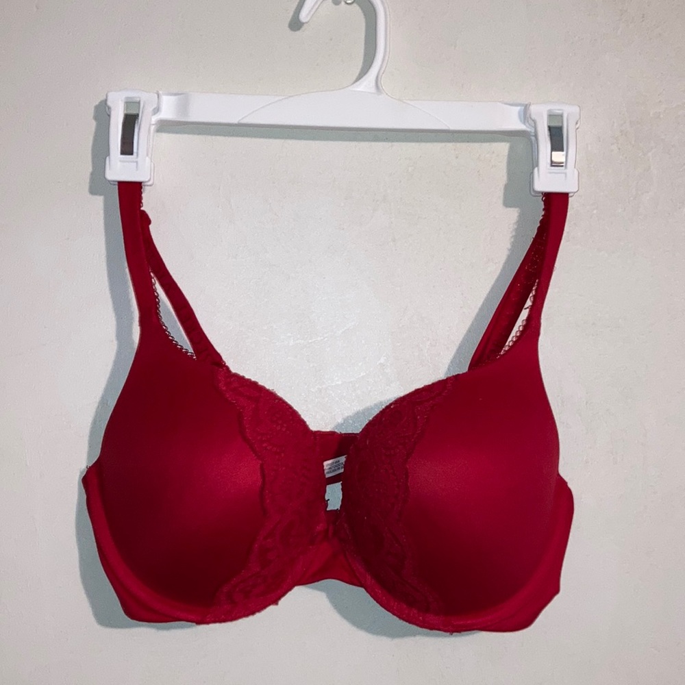 Bra from Victoria’s Secret size 34D!